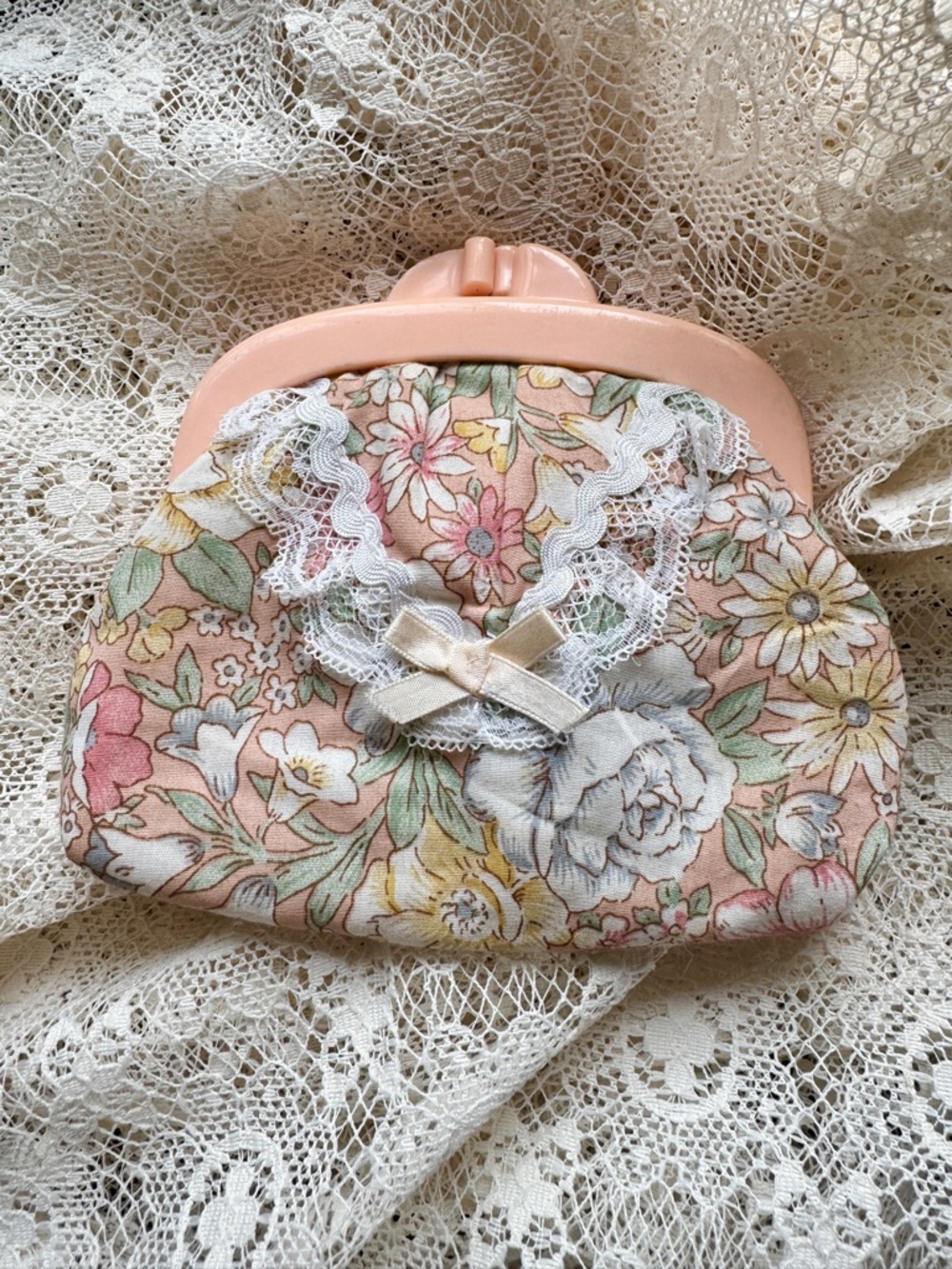 Vintage 80s Floral Lace Bow Coin Purse – Pink Pastel Wallet